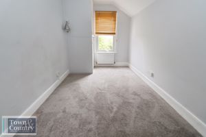 Ladysmith Avenue - click for photo gallery